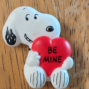 Hallmark Snoopy "Be Mine" Pin